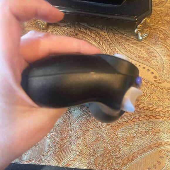 Black Nintendo Gamecubee Controller - Picture 6 of 9